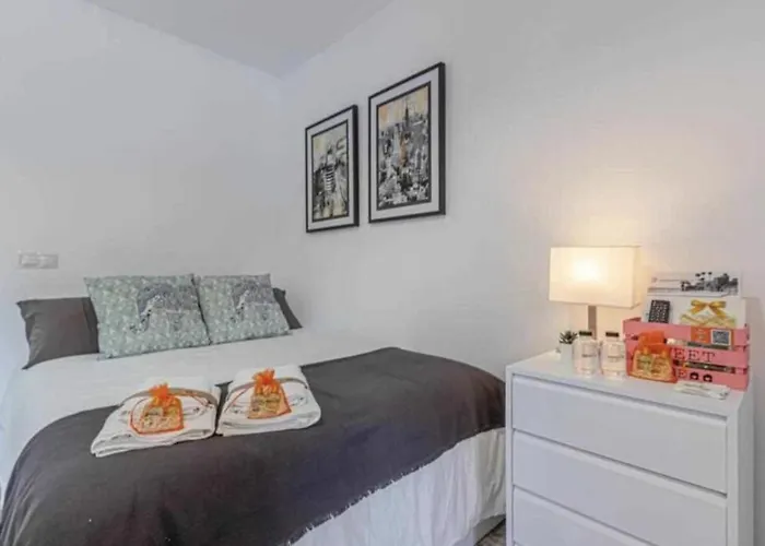 797 Holiday Rentals - Moderno estudio en Iris para 2 con piscinas